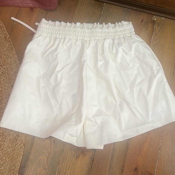 IDEM DITTO WHITE FAUX LEATHER SHORTS - Picture 5 of 5